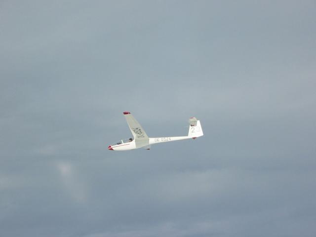 křídlo na křídle